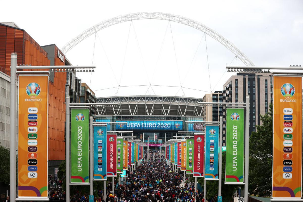Sărbătoare pe Wembley! 54.000 de spectatori, soare după ploaie, mii de italieni și spanioli bucuroși