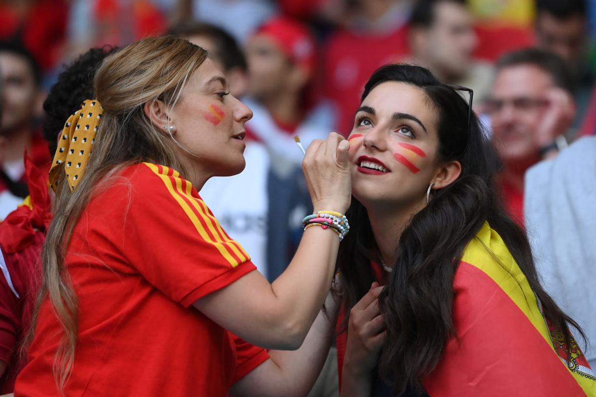 Sărbătoare pe Wembley! 54.000 de spectatori, soare după ploaie, mii de italieni și spanioli bucuroși