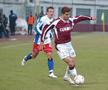 Rafael van der Vaart și Marius Constantin in meciul dintre Rapid si Hamburg, 2006