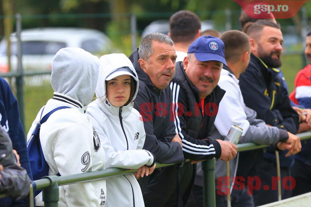 CE APARIȚIE! Un personaj dispărut de peste 10 ani din fotbalul românesc, care a făcut și închisoare, a venit la amicalul FCSB - PAOK: „Sunt șofer de camion în Germania și joc fotbal în Liga a 8-a”