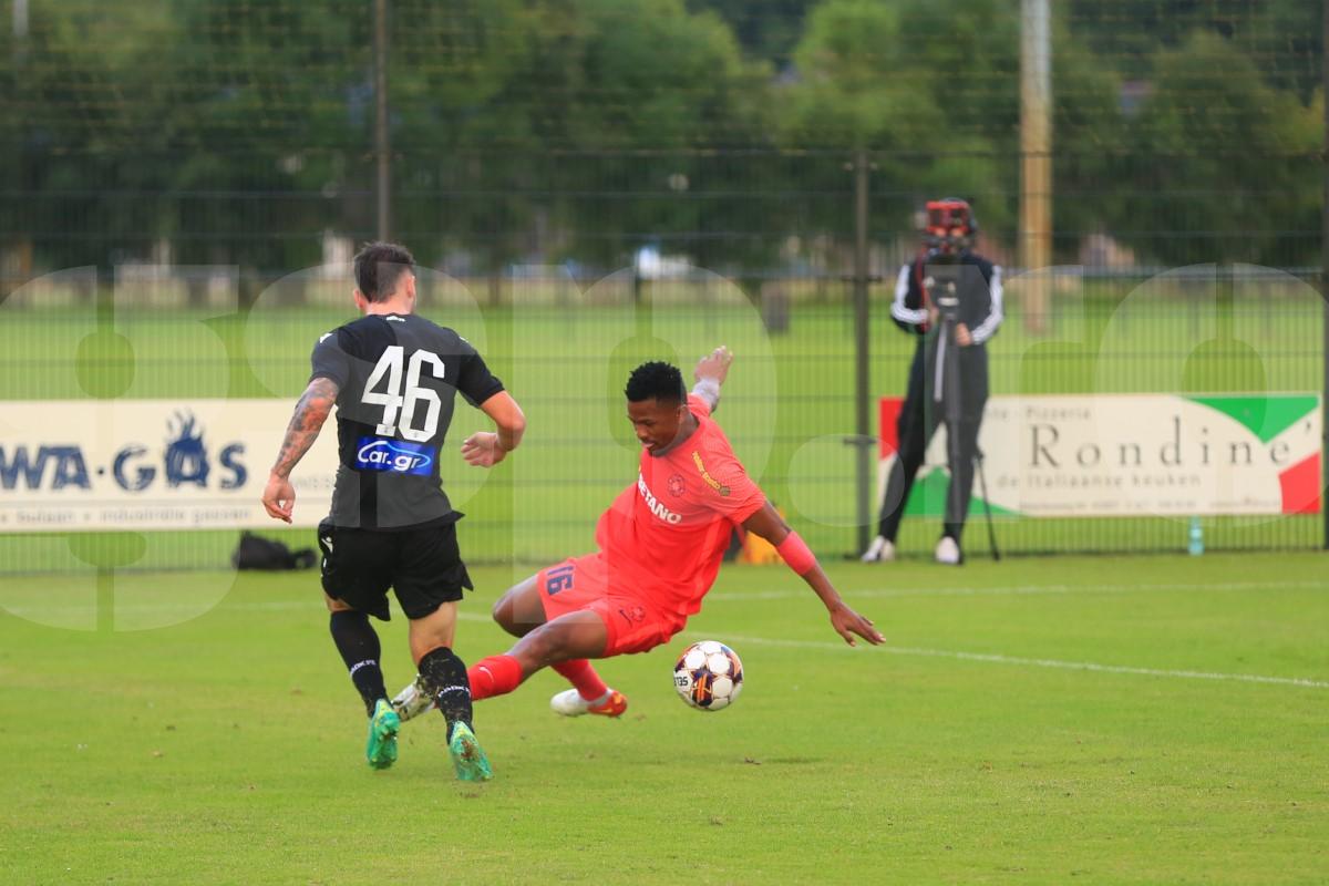 Gafa lui Siyabonga Ngezana în FCSB - PAOK, în cadre succesive