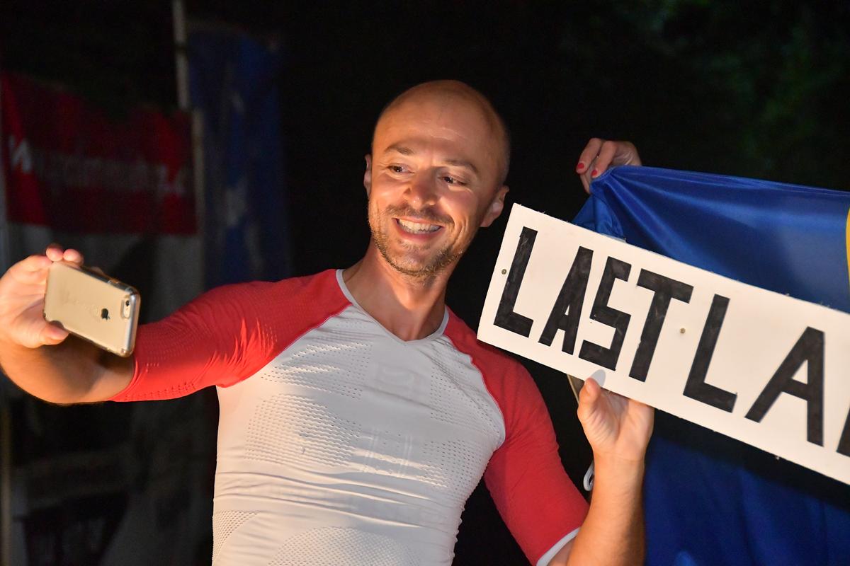 De pe canapea în cartea recordurilor! » Cum arată o zi din viața românului care a devenit primul om din lume cu 7 maratoane și 7 ultramaratoane încheiate pe 7 continente