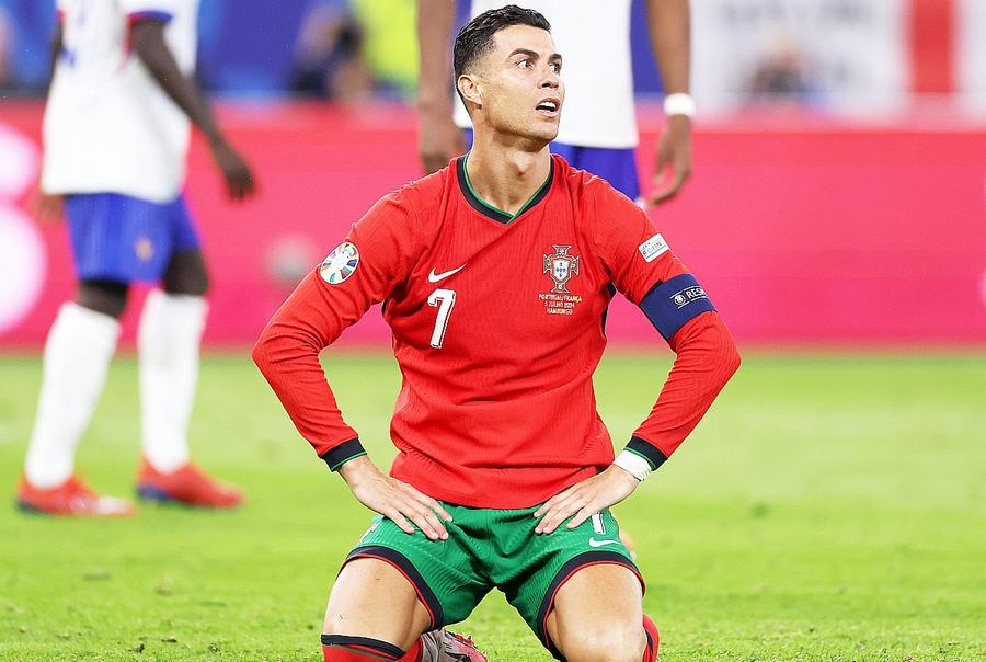 Cristiano Ronaldo, în timpul sfertului Portugalia - Franța // foto: Guliver/gettyimages De la Euro 2024 lipsește acut MEMORABILUL