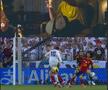 Fanii italieni ai Romei râd de Anthony Taylor după arbitrajul său din Spania - Germania