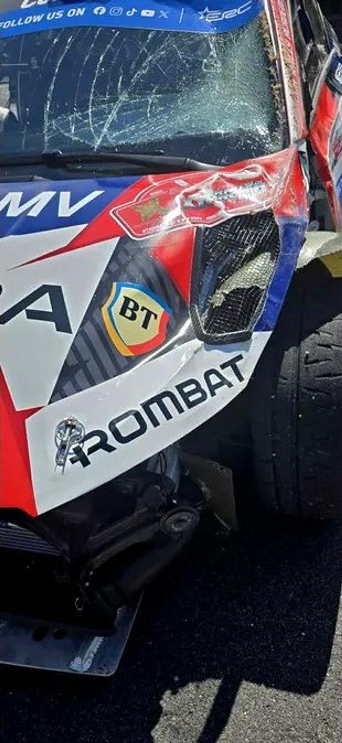 Simone Tempestini, accident în ultima etapă de raliuri » Multiplul campion național a lovit o vacă: iată cum arată mașina după impact
