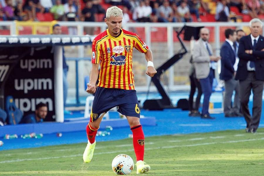 Romario Benzar, în acțiune pentru Lecce // foto: Instagram Fostul jucător de la FCSB, șocat când a ajuns în Serie A: „Vă spun sincer, suntem amatori”