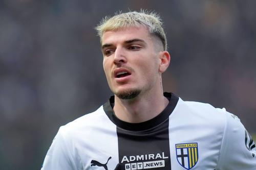 Valentin Mihăilă și-a dat acordul de a pleca la Lecce / foto: Imago