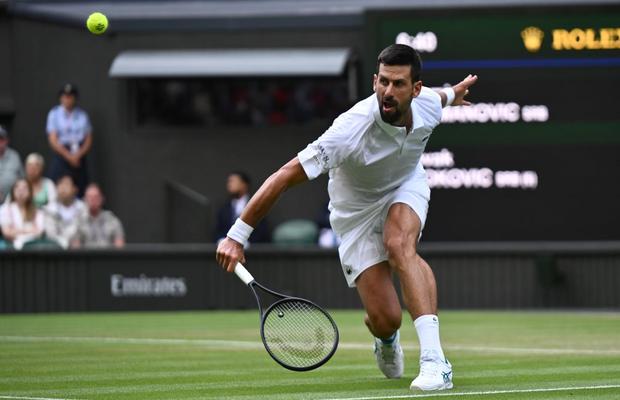 Întrebat dacă jocul lui Jannik Sinner seamănă cu al lui, Novak Djokovic și-a amintit cum l-a întâlnit pe liderul mondial: „Era slăbuț și înalt”