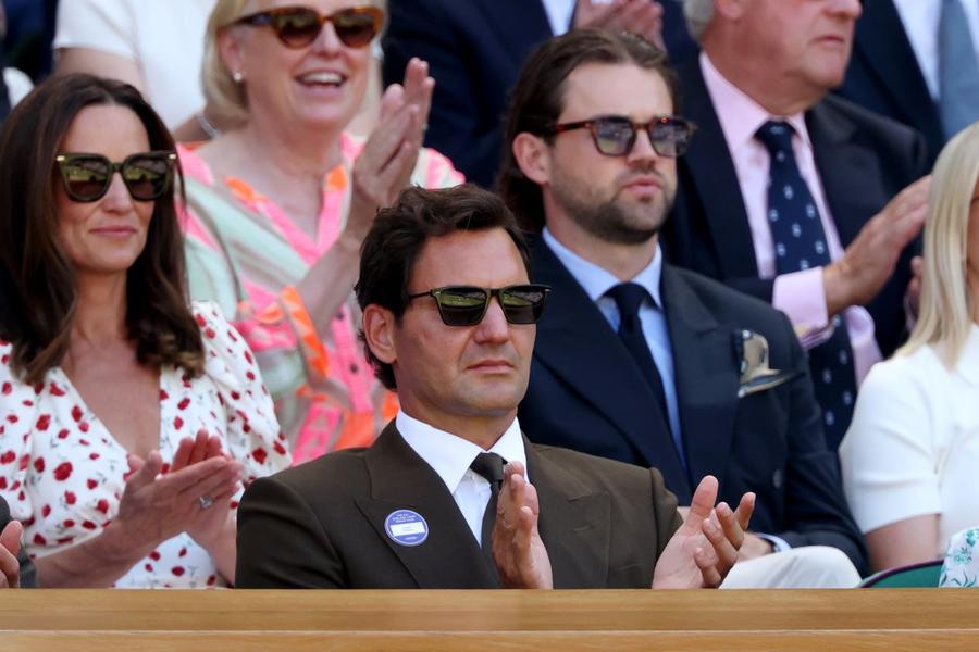 Roger Federer în tribună la Wimbledon 2026 Foto: Guliver/GettyImages Finalista din 2024 de la Wimbledon, victorie cu dedicație: „Îți mulțumesc ție, Roger, idolul meu”