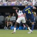 Faultul care a dus la eliminarea lui Balogun în meciul SUA - Bosnia // FOTO: Imago Images