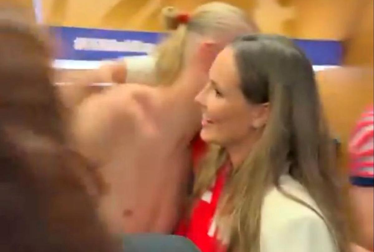 Moment viral după Brazilia - Norvegia » Cum l-a surprins Prințesa Ingrid Alexandra pe Haaland în vestiar