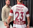 Cristi Manea prezintă noul echipament de joc al Rapidului pentru sezonul 2026-2027 // Foto: Andrei Crăițoiu