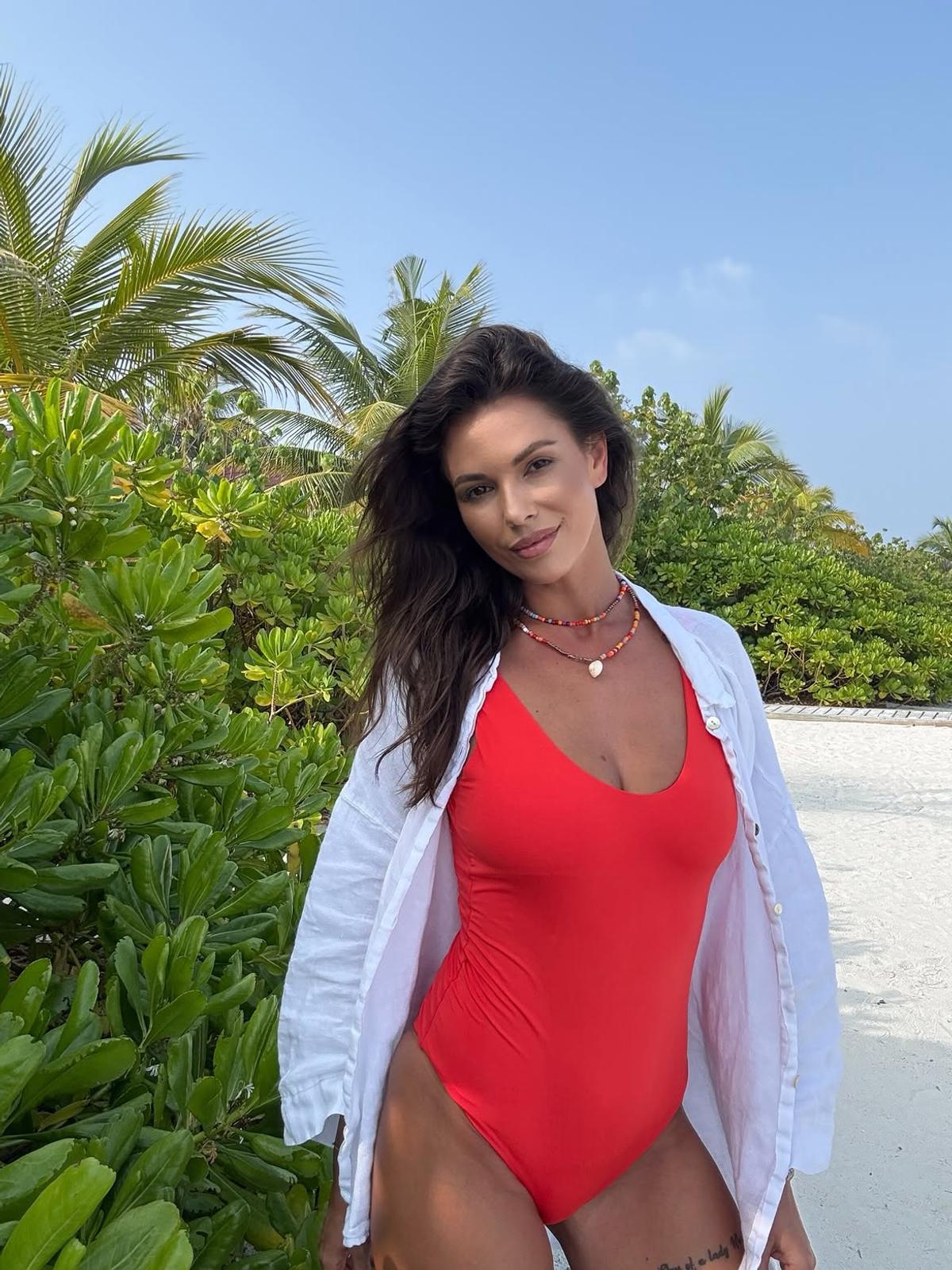 Andreea Bododel a luat pauză de la fotbal și s-a refugiat în Santorini