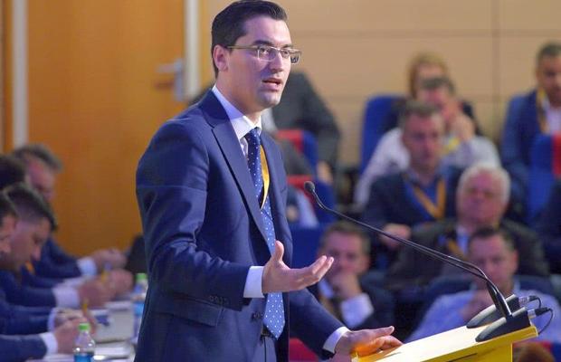 OPINIE Remus Răureanu: Felicitări, Răzvan Burleanu! » „Liga a organizat votări în urma cărora dispărea din prima ligă Dinamo, clubul cel mai titrat și cu audiențe dintre cele mai mari”