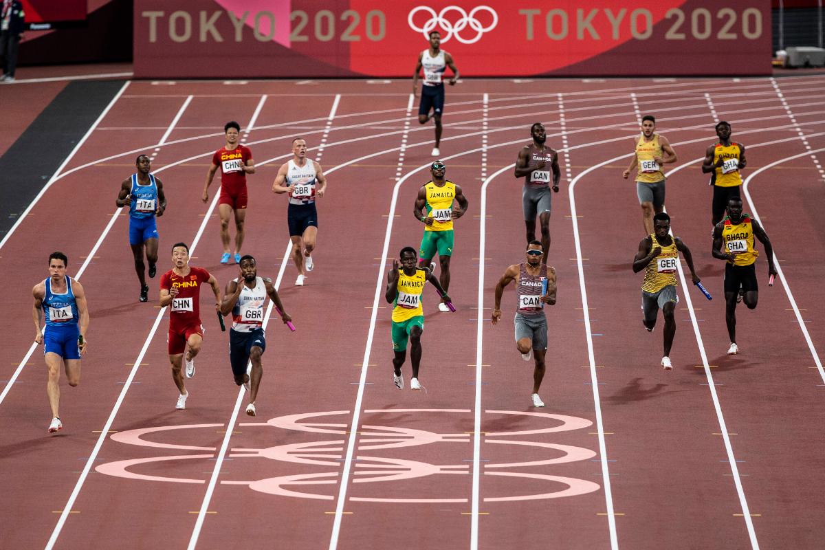 Italia șochează din nou la Tokyo! Revine senzațional la 4x100m și câștigă aurul la o sutime + Jamaica domină finală feminină