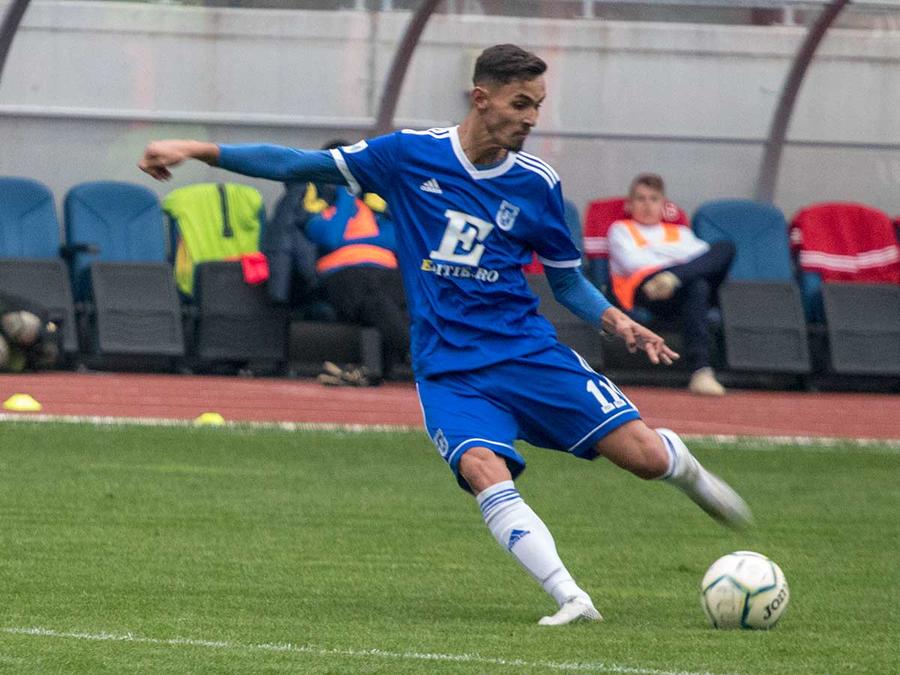 Robert Răducanu / FOTO: Editie.ro Scandal cât casa la FCU Craiova » Un jucător, interzis de ultrași: „Oprim antrenamentul! Acest mesaj l-au aflat și Adrian Mutu cu Adiță Mititelu”
