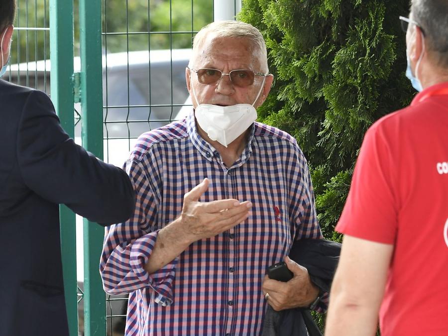 FRF, somată să-l oprească pe Gigi Becali: „Să se prevadă despăgubiri dacă antrenorul nu e lăsat să aibă mână liberă”