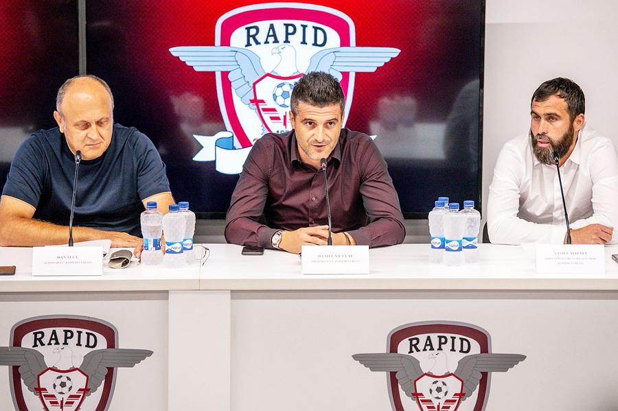 De la stânga la dreapta: Dan Șucu, Daniel Niculae și Vasile Maftei // foto: Facebook @ FC Rapid 1923 Daniel Niculae dezvăluie 6 greșeli flagrante făcute de Rapid: „Acela a fost momentul zero. Când l-aș fi pus pe Șumudică antrenor?”