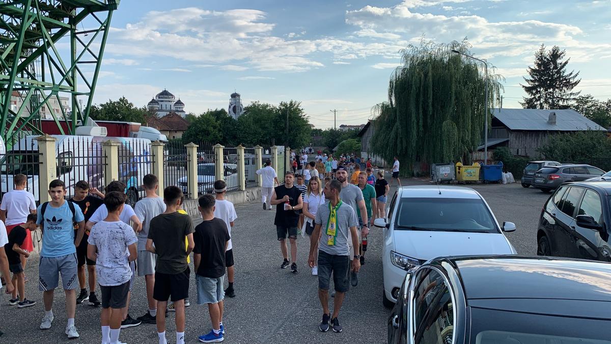 Primul venit, primul servit la CS Mioveni - FCSB » Decizia organizatorilor poate provoca un adevărat haos în tribune