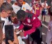 Moment viral: fanii s-au îngrămădit să facă poze cu el, crezând că e fotbalist! Cum a reacționat bărbatul