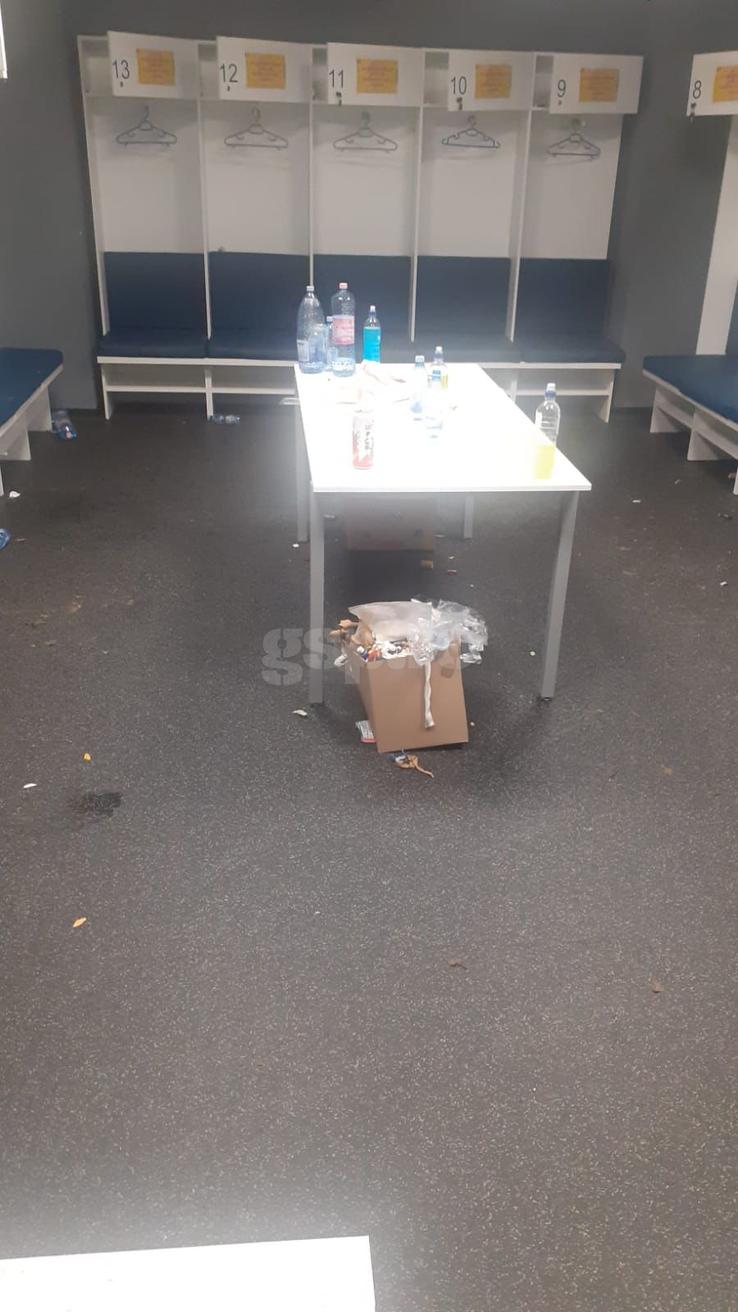Așa a arătat vestiarul României la finalul meciului cu SUA