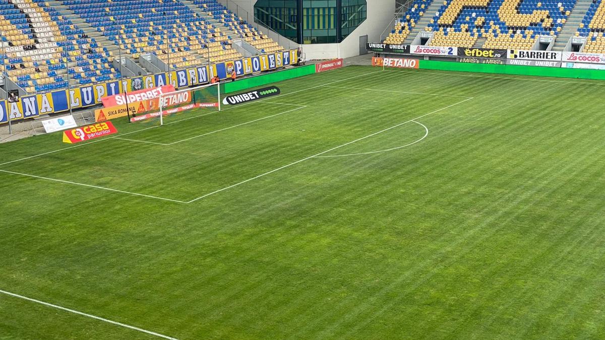 Starea gazonului de pe „Ilie Oană” înainte de Petrolul - Farul
