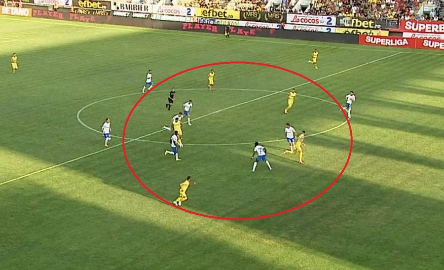 Reușita lui Jair a fost validată după intervenția VAR / Captură Orange Sport Petrolul învinge campioana după un meci nebun! Farul revenise de la 0-2, dar a cedat în prelungiri » Clasamentul ACUM