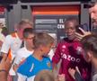 Moment viral: fanii s-au îngrămădit să facă poze cu el, crezând că e fotbalist! Cum a reacționat bărbatul