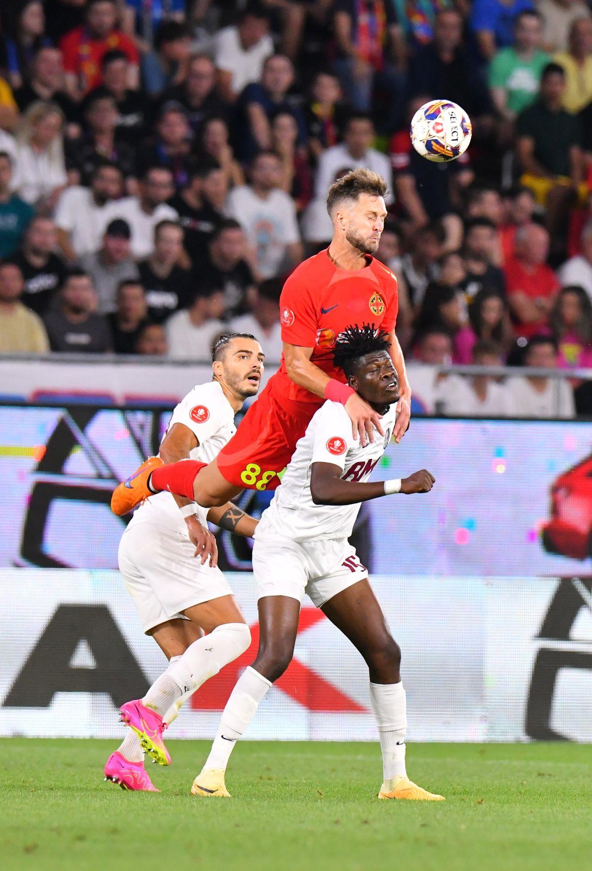 FCSB s-a dezlănțuit în Ghencea! 5 lucruri care nu s-au văzut la TV: MM a fost lider de galerie, cu cine a sărbătorit Florinel Coman + o poză istorică