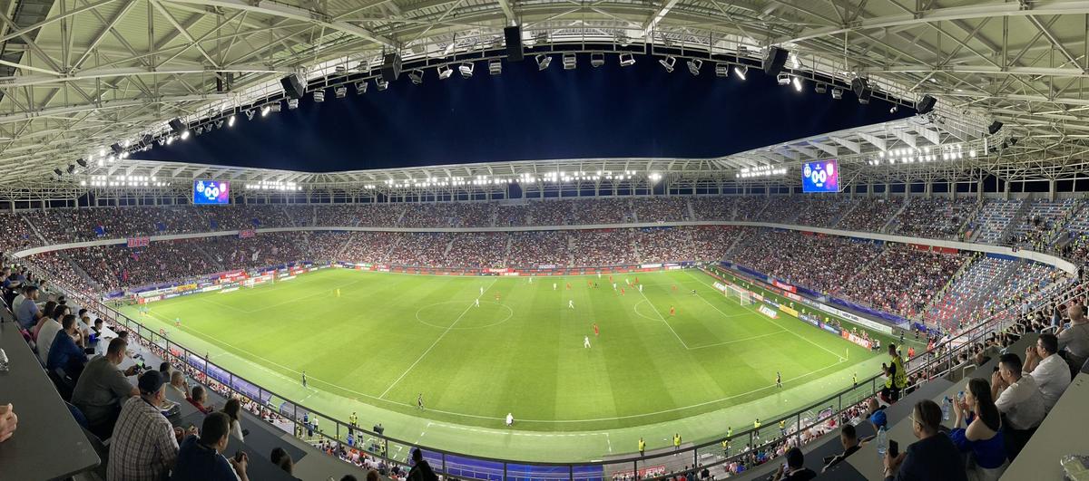 Ce s-a auzit la stația de amplificare din Ghencea înainte de FCSB - CFR Cluj: „În această seară, suporterii roș-albaștri din tribună poartă un singur nume...”