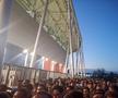 Scene periculoase în Ghencea! Mii de fani ținuți ca „sardinele” la porți! A fost nevoie de intervenția Ambulanței » Fanii acuză o conspirație