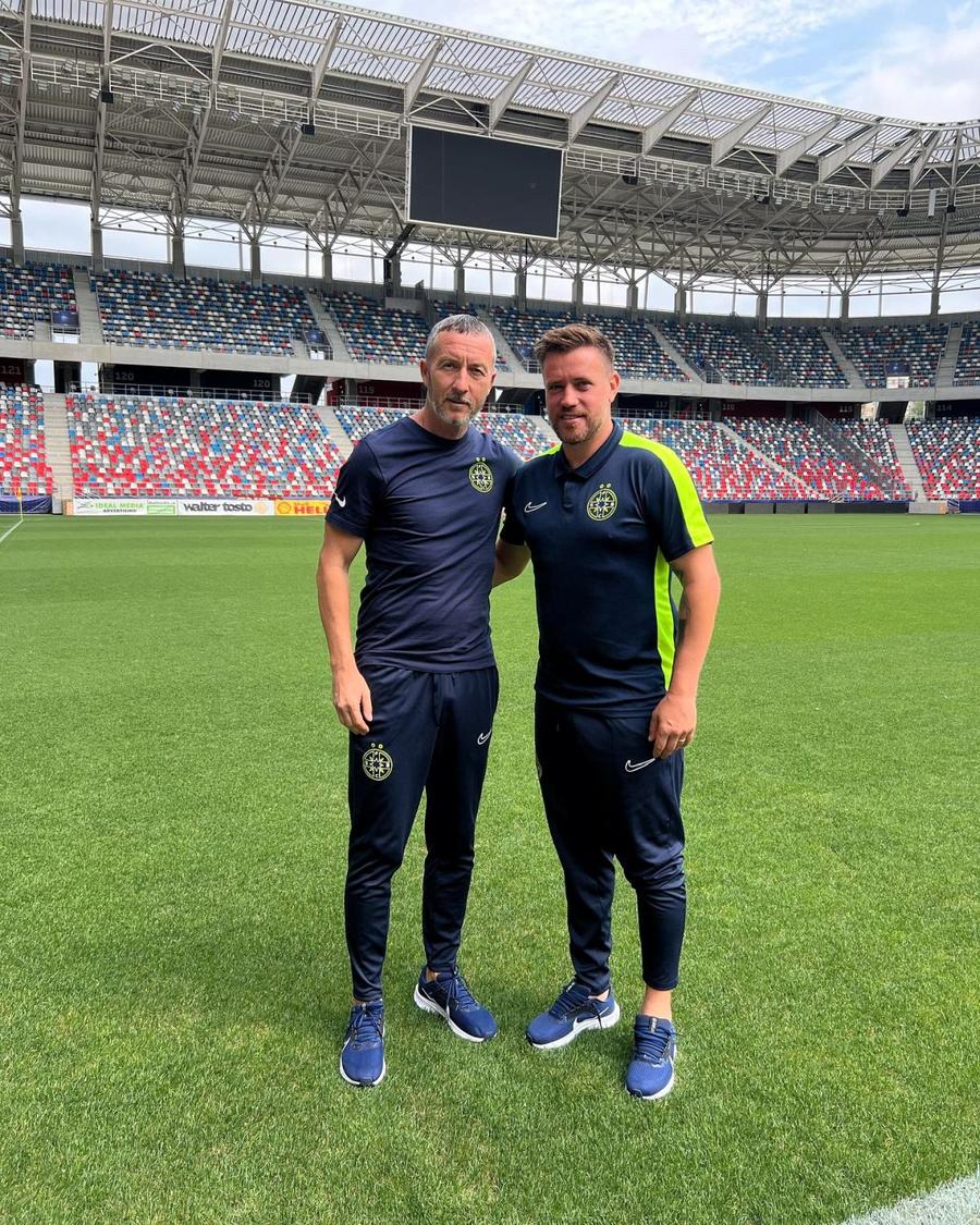 Sursă foto: Facebook @ Mihai Stoica Prima poză pe gazonul din Ghencea. Ce mesaj a transmis Mihai Stoica cu 9 ore înainte de startul partidei FCSB - CFR Cluj