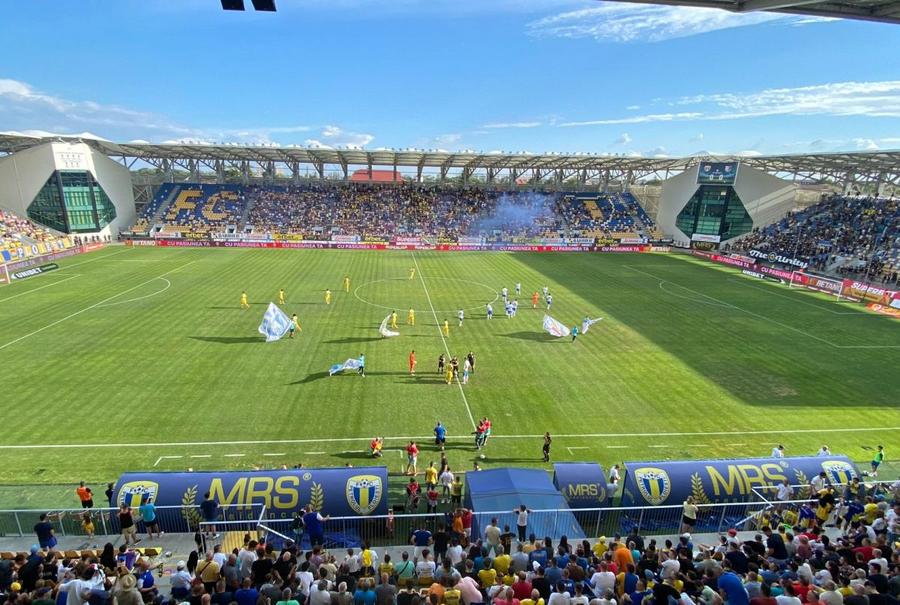Atmosfera la startul meciului Petrolul - Farul / foto: Andrei Crăițoiu Petrolul învinge campioana după un meci nebun! Farul revenise de la 0-2, dar a cedat în prelungiri » Clasamentul ACUM