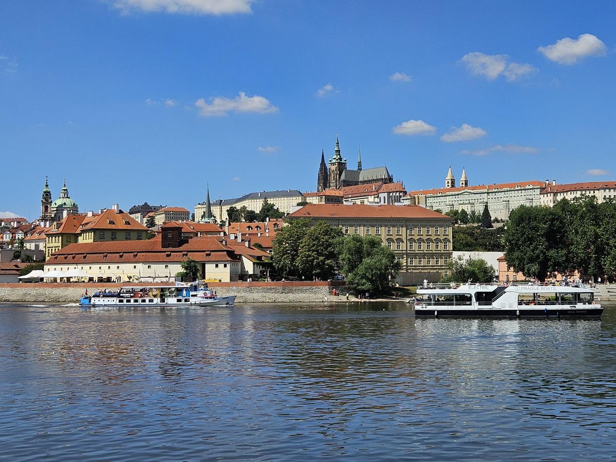 FCSB - campioana pierdută prin forfata creată de turiști în Praga