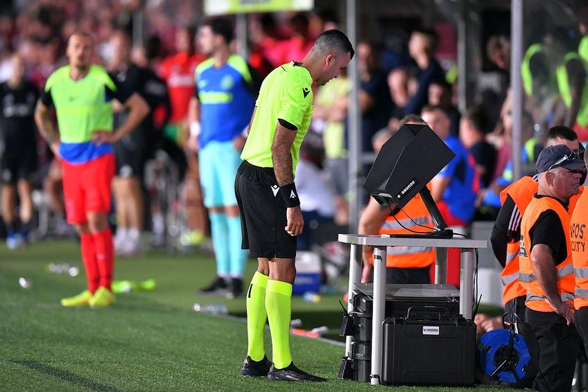 VAR-ul a salvat-o pe FCSB de înfrângere la Praga // foto: Cristi Preda (GSP)