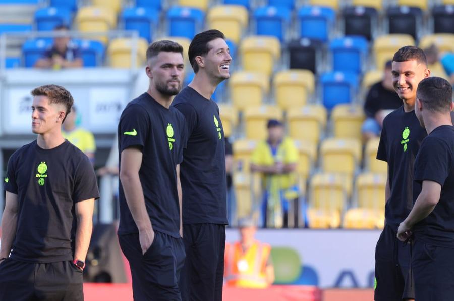 Ovidiu Perianu, al doilea de la stânga la dreapta, pleacă de la FCSB la CFR Cluj/ foto: Ionuț Iordache (GSP) Moment rar! În direct la TV, Cristi Balaj a confirmat transferul de la FCSB: „Da, căutam jucători români”