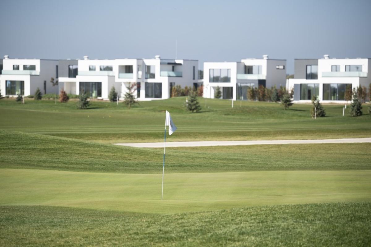 Simona Halep s-a alăturat National Golf & Country Club