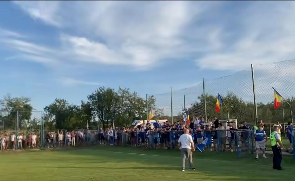 Stadionul din Fărcășești, unde FCU Craiova a fost eliminată