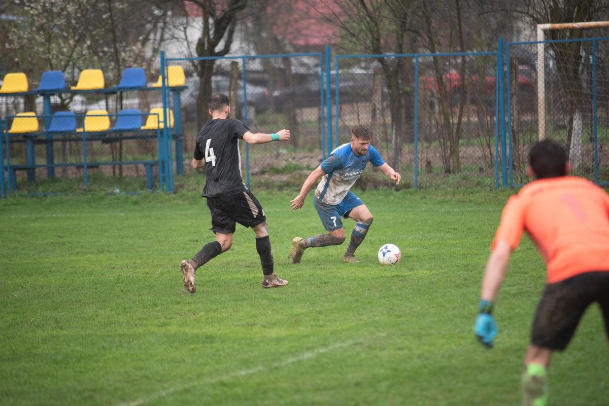 Stadionul din Fărcășești, unde FCU Craiova a fost eliminată