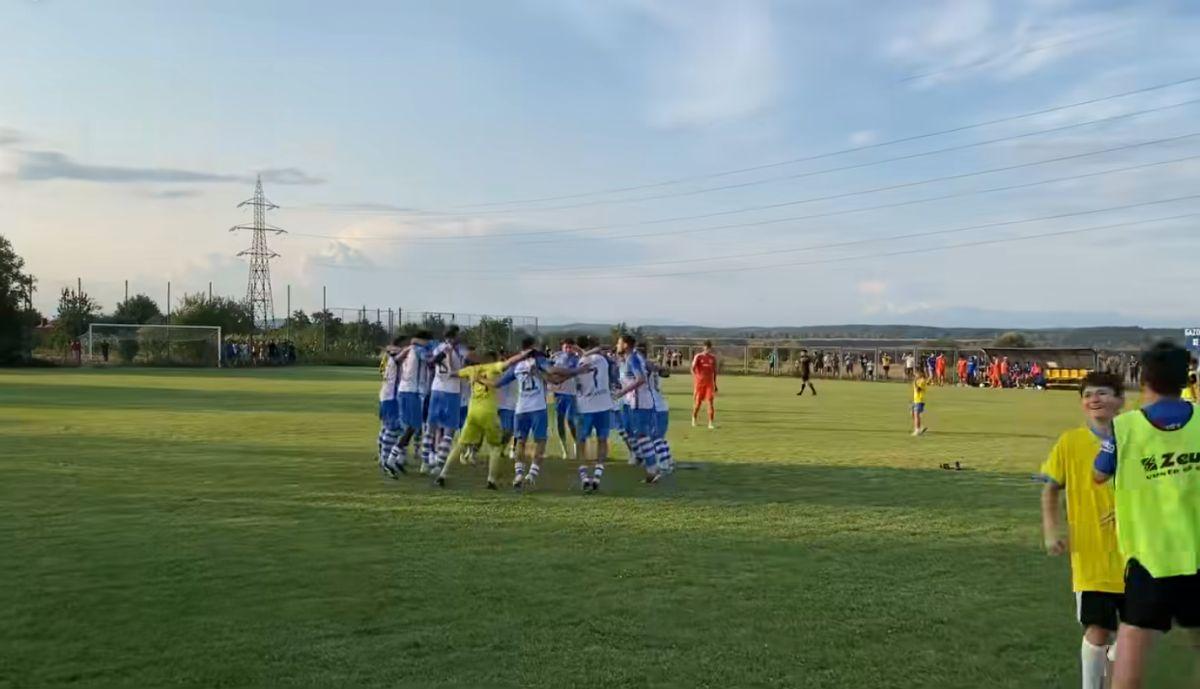 Stadionul din Fărcășești, unde FCU Craiova a fost eliminată