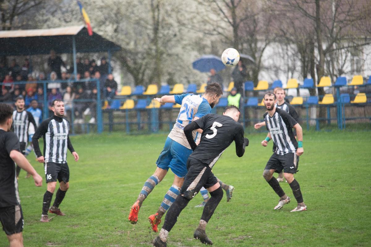 Stadionul din Fărcășești, unde FCU Craiova a fost eliminată