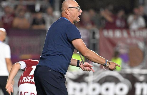 Leo Grozavu, iureș în direct: „Vedem prin jucător?!” » Vali Moraru și Ilie Dumitrescu l-au contrat: „Avem o mare problemă”