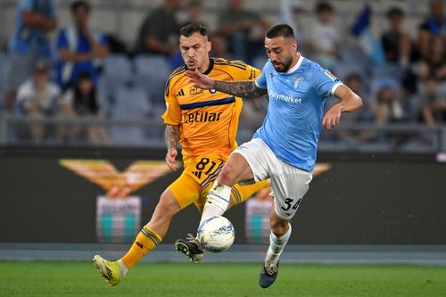 Filip Stojilkovic (stânga), într-un Pisa - Lazio // foto: Imago