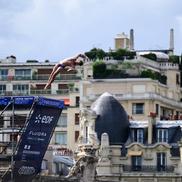 Imagine cu platforma înălțată la 20 de metri peste Sena la Campionatele Europene de Natație de la Paris FOTO Imago Images