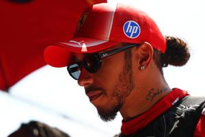 Fostul campion mondial remarcă ce a făcut Lewis Hamilton la Ferrari: „A zis «Vă spun ce fac eu, iar voi faceți în așa fel încât să mi se potrivească»”