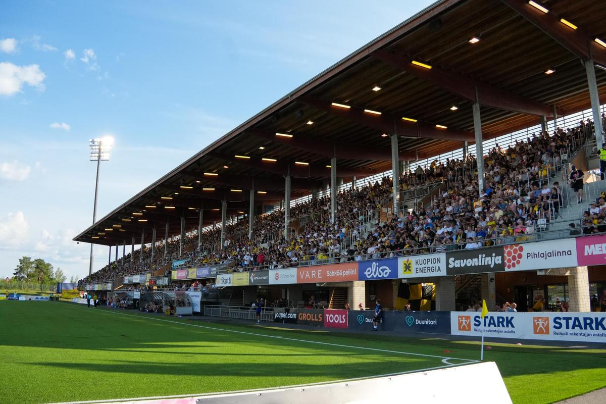 4.700 de locuri și gazon artificial » Cum arată stadionul din Finlanda unde Universitatea Craiova joacă azi
