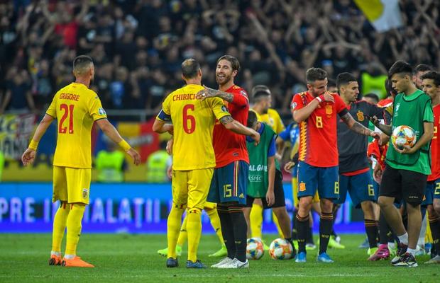 Cele mai tari glume după România - Spania 1-2: „Preferam siguranța lui Andrei Vlad” :D + Pușcaș, comparat cu Messi