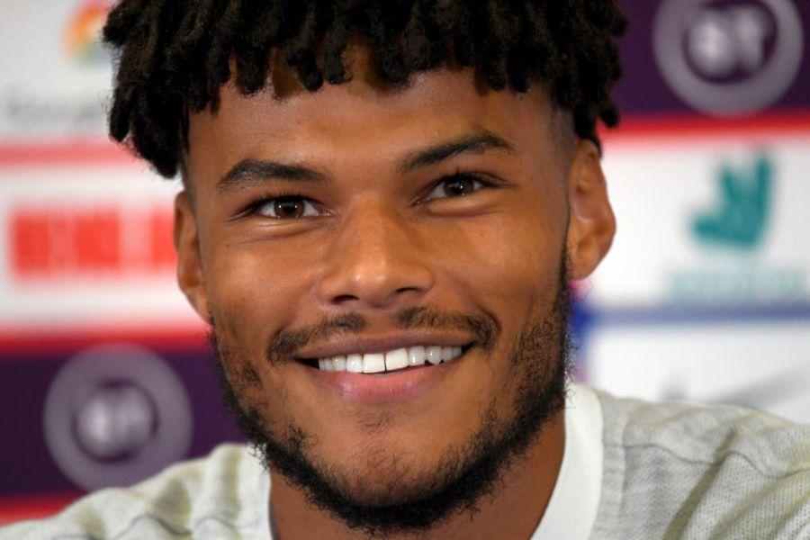Tyrone Mings, fericit la aflarea veștii că a fost convocat FOTO: Guliver/GettyImages Poveste miraculoasă » Cum a ajuns Tyrone Mings de la adăpostul pentru oameni ai străzii la naționala mare a Angliei