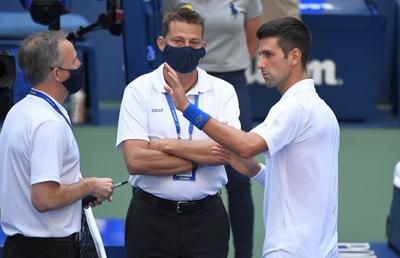 De la „o descalificare lamentabilă” la „cel mai rău sportiv al generației”. Curg reacțiile după descalificarea lui Djokovic de la US Open