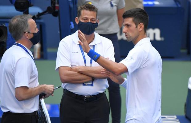 De la „o descalificare lamentabilă” la „cel mai rău sportiv al generației”. Curg reacțiile după descalificarea lui Djokovic de la US Open